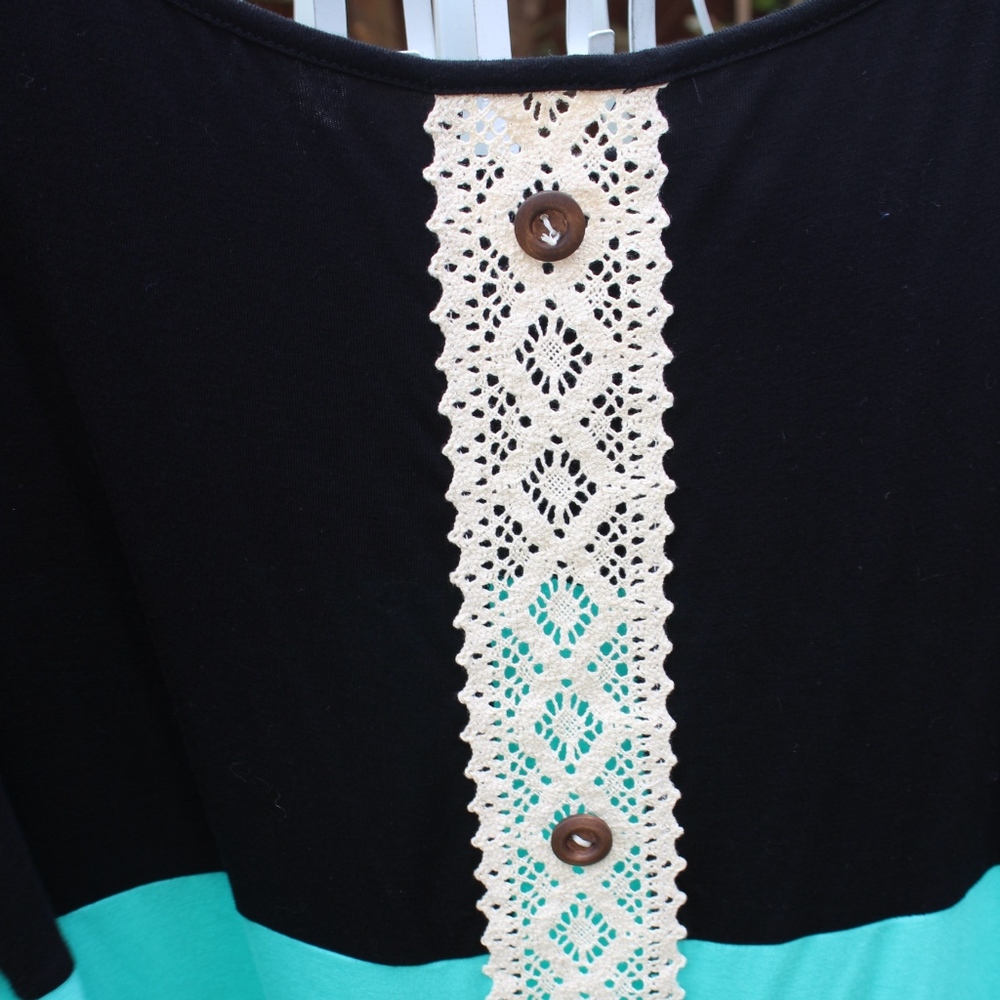 Black & Turquoise Top with leopard accents - 3XL - Picture 2 of 6